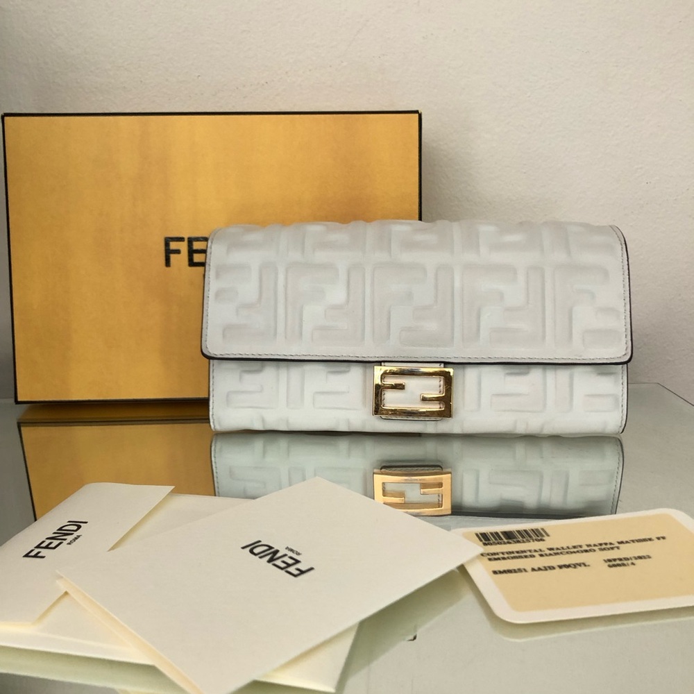 Fendi Nappa Matisse FF long wallet